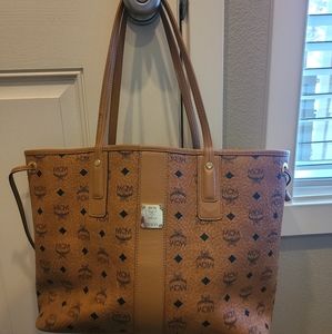 AUTHENTIC MCM Medium Liz Tote